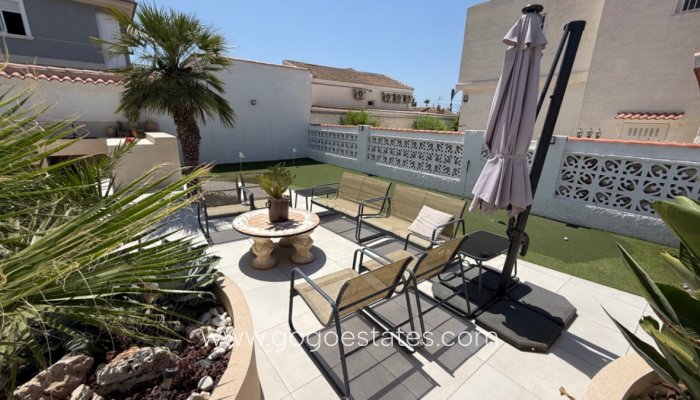 Te koop - Huis - Vrijstaande Villa - Torrevieja - Torrevieja Centro