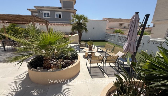 Te koop - Huis - Vrijstaande Villa - Torrevieja - Torrevieja Centro