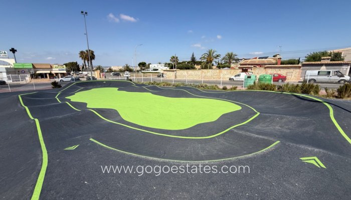 Te koop - Huis - Vrijstaande Villa - Torrevieja - Torrevieja Centro