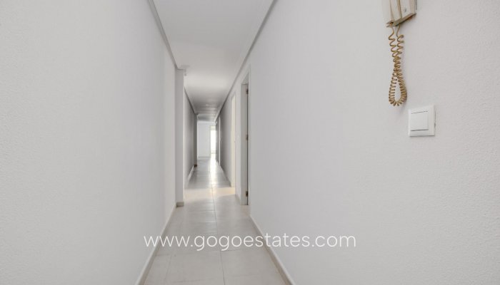 Te koop - Appartement - Appartement op de middelste verdieping - Torrevieja - Torrevieja Centro