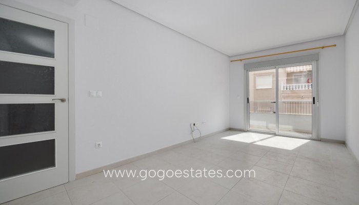 Te koop - Appartement - Appartement op de middelste verdieping - Torrevieja - Torrevieja Centro