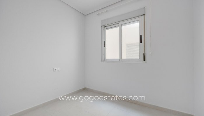 Te koop - Appartement - Appartement op de middelste verdieping - Torrevieja - Torrevieja Centro