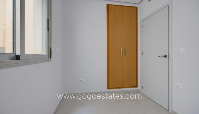 Te koop - Appartement - Appartement op de middelste verdieping - Torrevieja - Torrevieja Centro