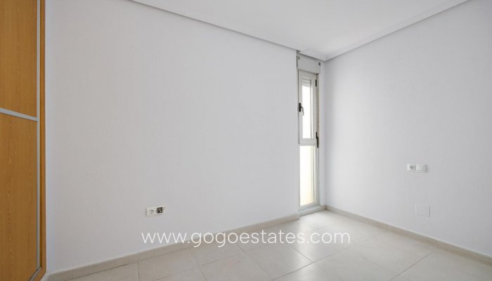 Te koop - Appartement - Appartement op de middelste verdieping - Torrevieja - Torrevieja Centro