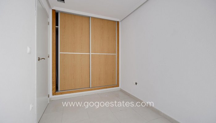 Te koop - Appartement - Appartement op de middelste verdieping - Torrevieja - Torrevieja Centro