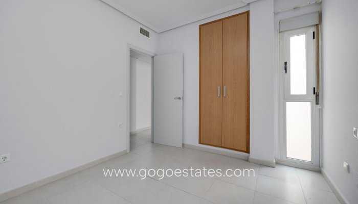 Te koop - Appartement - Appartement op de middelste verdieping - Torrevieja - Torrevieja Centro