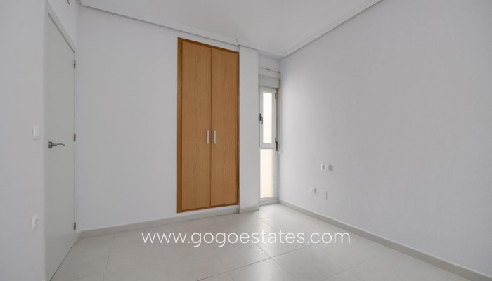 Te koop - Appartement - Appartement op de middelste verdieping - Torrevieja - Torrevieja Centro