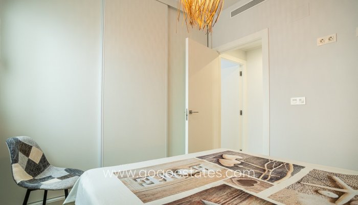 Te koop - Appartement - Appartement op de middelste verdieping - Torrevieja - Playa del Cura