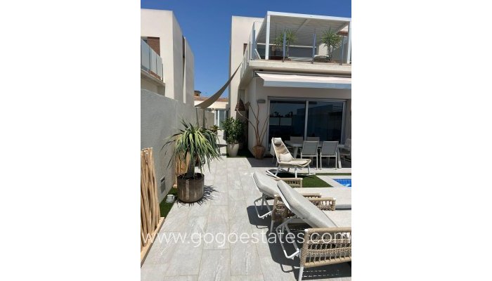 Te koop - Huis - Vrijstaande Villa - Benijofar - Daya Vieja Centro