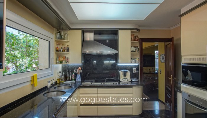 Te koop - Huis - Vrijstaande Villa - Dénia - Denia Centro