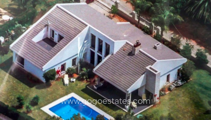 Te koop - Huis - Vrijstaande Villa - Dénia - Denia Centro