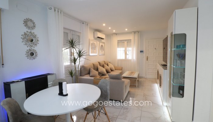 Te koop - Huis - Vrijstaande Villa - Orihuela - La Florida