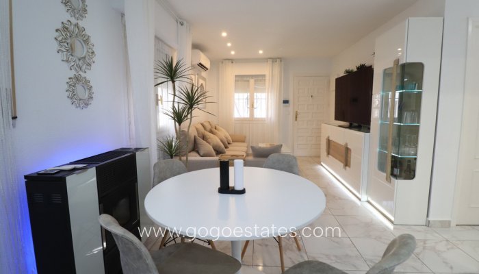 Te koop - Huis - Vrijstaande Villa - Orihuela - La Florida