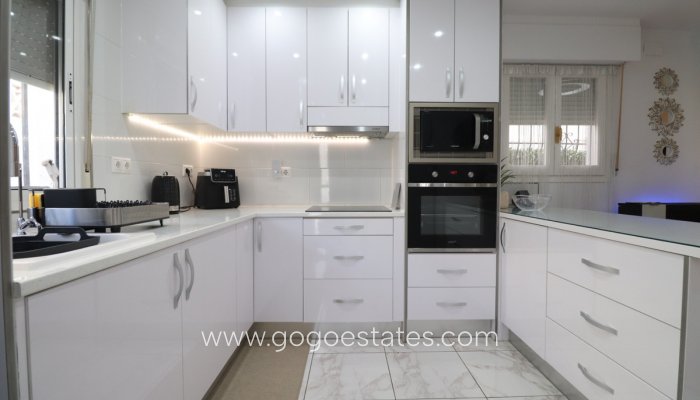 Te koop - Huis - Vrijstaande Villa - Orihuela - La Florida