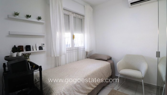 Te koop - Huis - Vrijstaande Villa - Orihuela - La Florida