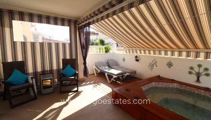 Te koop - Huis - Vrijstaande Villa - Orihuela - La Florida