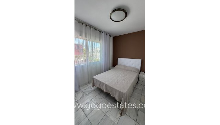 Te koop - Huis - Halfvrijstaande woning - Torrevieja - Torrevieja Centro