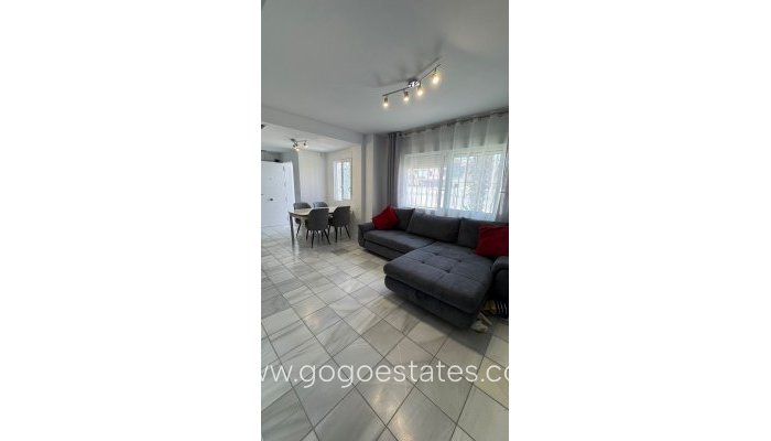 Te koop - Huis - Halfvrijstaande woning - Torrevieja - Torrevieja Centro