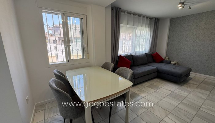 Te koop - Huis - Halfvrijstaande woning - Torrevieja - Torrevieja Centro