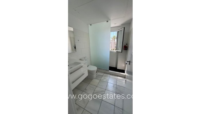 Te koop - Huis - Halfvrijstaande woning - Torrevieja - Torrevieja Centro