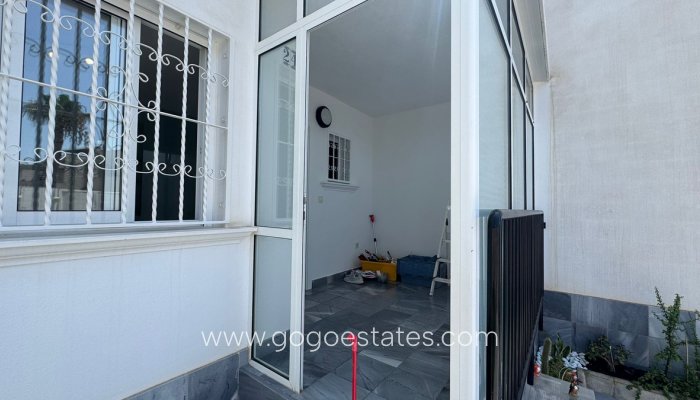 Te koop - Huis - Halfvrijstaande woning - Torrevieja - Torrevieja Centro