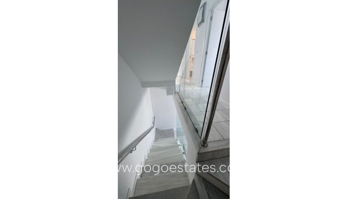 Te koop - Huis - Halfvrijstaande woning - Torrevieja - Torrevieja Centro