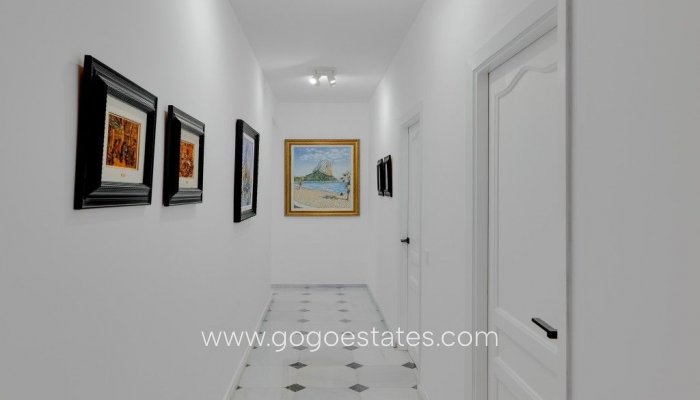 Te koop - Huis - Vrijstaande Villa - Calpe - Calpe Centro