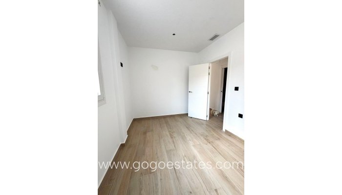 Te koop - Huis - Vrijstaande Villa - Torrevieja - Aguas Nuevas