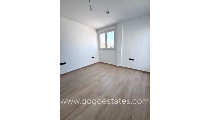 Te koop - Huis - Vrijstaande Villa - Torrevieja - Aguas Nuevas