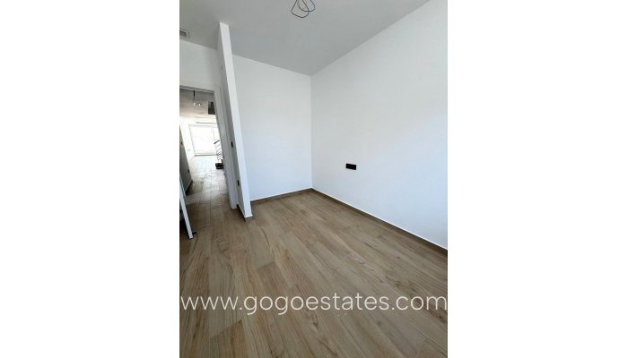 Te koop - Huis - Vrijstaande Villa - Torrevieja - Aguas Nuevas