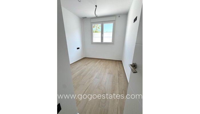 Te koop - Huis - Vrijstaande Villa - Torrevieja - Aguas Nuevas