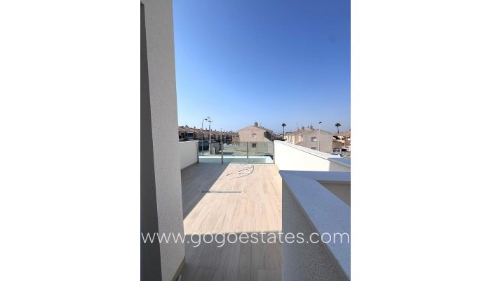 Te koop - Huis - Vrijstaande Villa - Torrevieja - Aguas Nuevas
