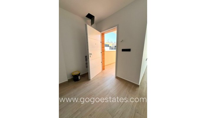 Te koop - Huis - Vrijstaande Villa - Torrevieja - Aguas Nuevas
