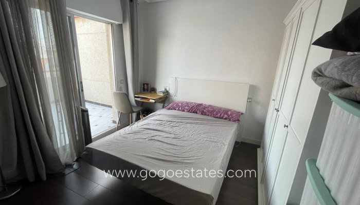 Te koop - Huis - Stadswoning - Formentera de Segura