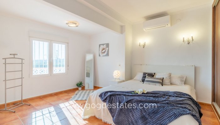 Te koop - Huis - Vrijstaande Villa - Teulada - Moraira