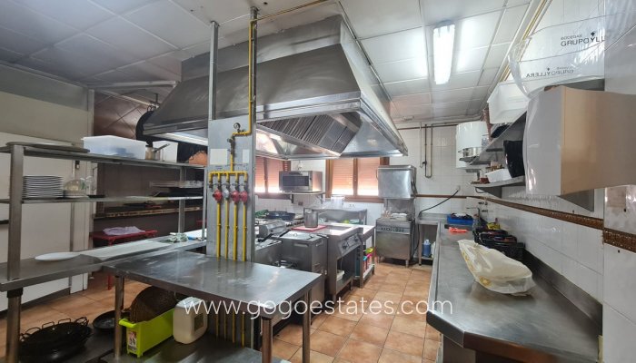 Te koop - Huis - Vrijstaande Villa - Petrel - Petrer