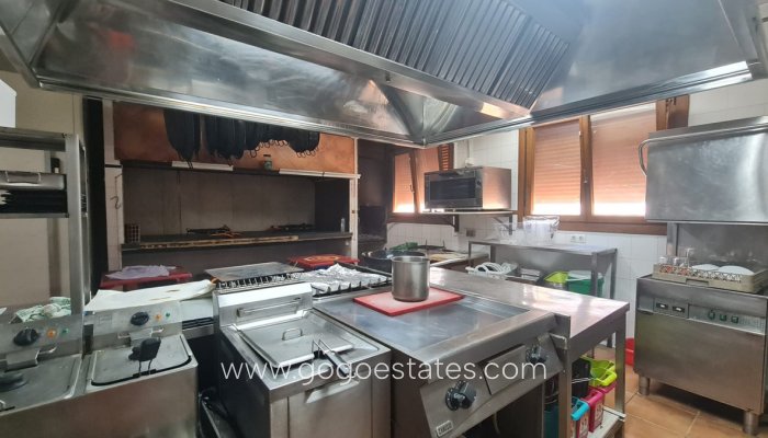 Te koop - Huis - Vrijstaande Villa - Petrel - Petrer