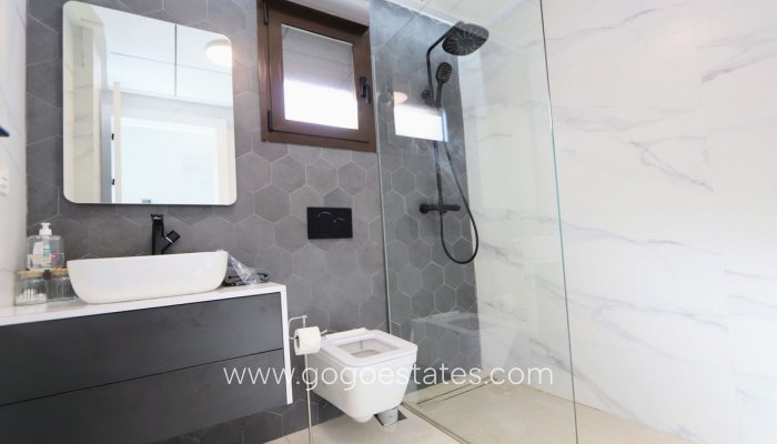 Te koop - Huis - Vrijstaande Villa - Orihuela - Villamartin