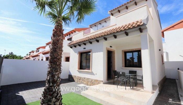 Te koop - Huis - Vrijstaande Villa - Orihuela - Villamartin