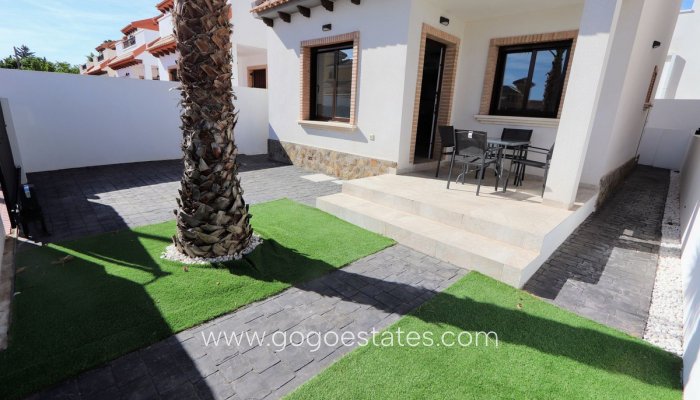 Te koop - Huis - Vrijstaande Villa - Orihuela - Villamartin