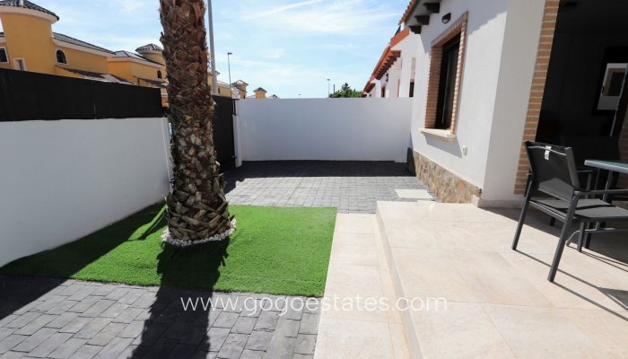 Te koop - Huis - Vrijstaande Villa - Orihuela - Villamartin