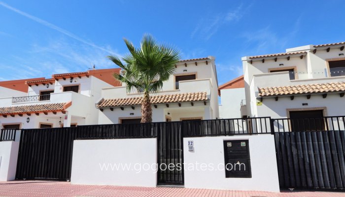 Te koop - Huis - Vrijstaande Villa - Orihuela - Villamartin