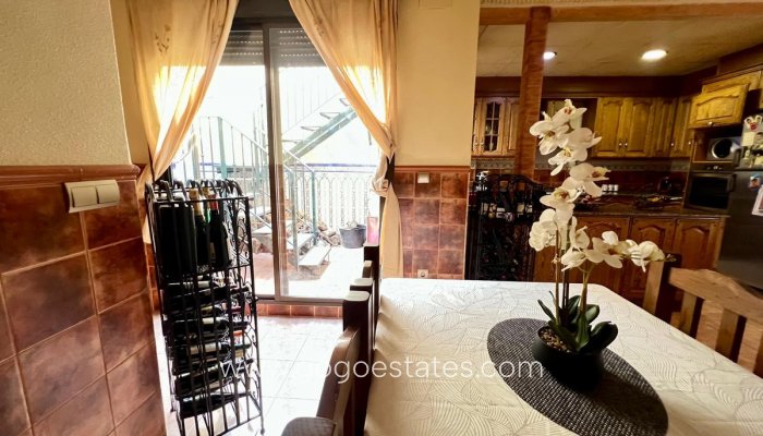 Te koop - Huis - Stadswoning - Pinoso - Pinoso Centro