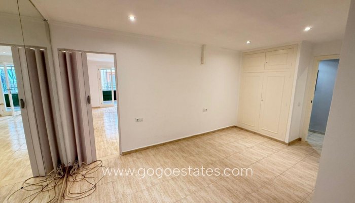 Te koop - Appartement - Appartement op de middelste verdieping - Torrevieja - Torrevieja Centro