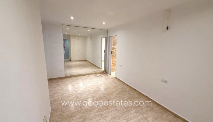 Te koop - Appartement - Appartement op de middelste verdieping - Torrevieja - Torrevieja Centro