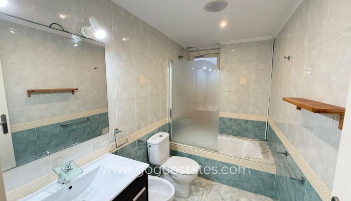 Te koop - Appartement - Appartement op de middelste verdieping - Torrevieja - Torrevieja Centro