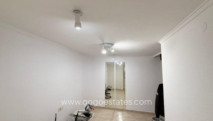 Te koop - Appartement - Appartement op de middelste verdieping - Torrevieja - Torrevieja Centro