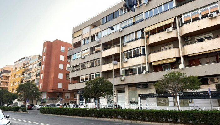 Te koop - Appartement - Appartement op de middelste verdieping - Torrevieja - Torrevieja Centro