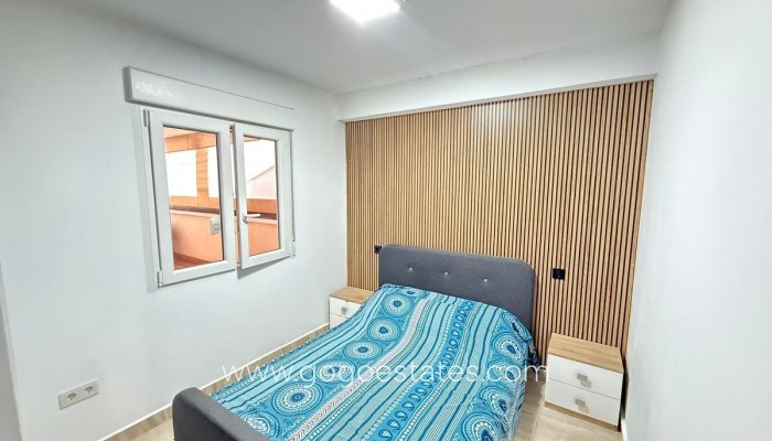 Te koop - Appartement - Appartement op de middelste verdieping - Torrevieja - Torrevieja Centro