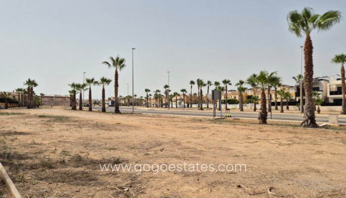 Te koop - Huis - Vrijstaande Villa - Orihuela - Orihuela Centro